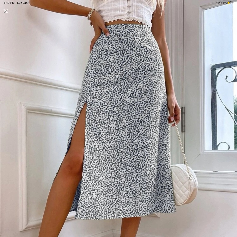 NAVY BLUE FLORAL MIDI SKIRT WITH SLIT